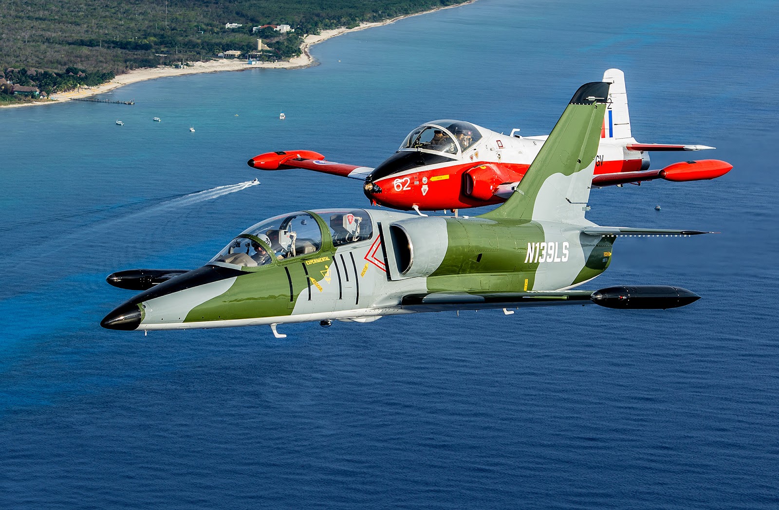 High-Flying Stunts at Riviera Maya Air Show – Cozumel Aeroshow 2016