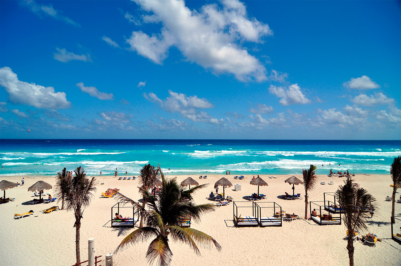 how to travel to cancun on a budget